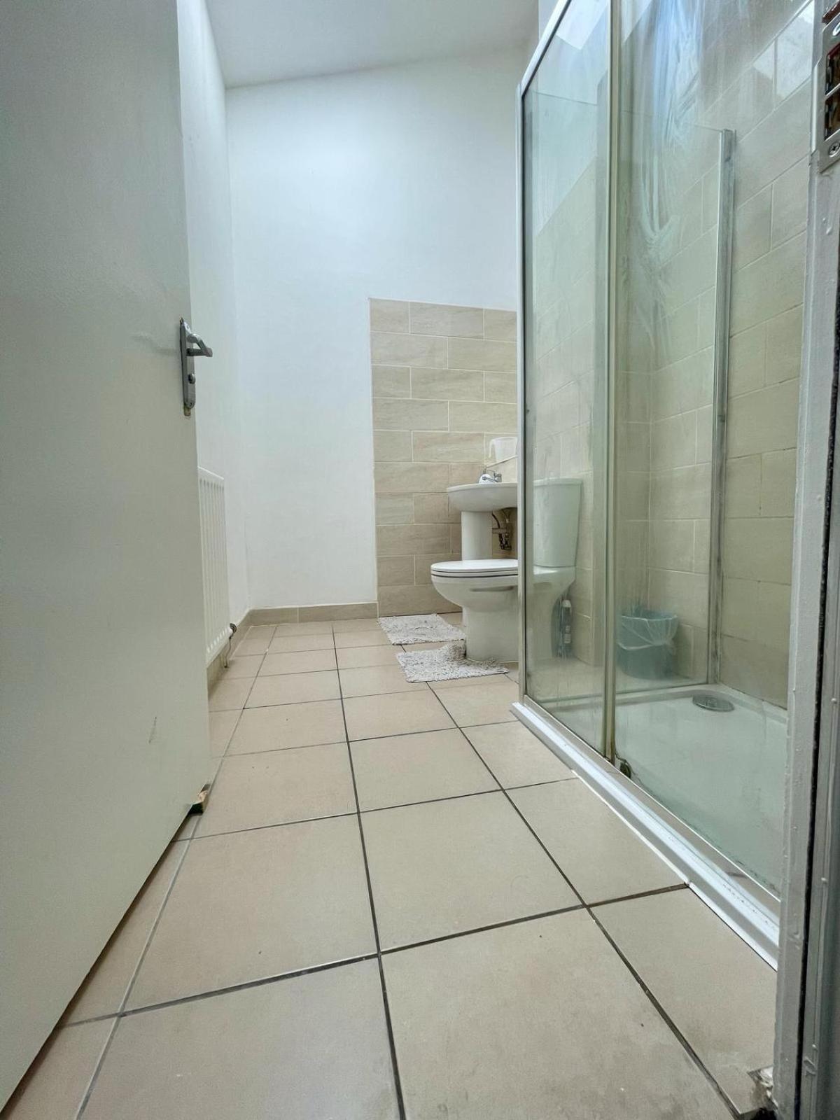 Homestays-Close To Coventry City And University I Free Parking I Wi-Fi Luaran gambar